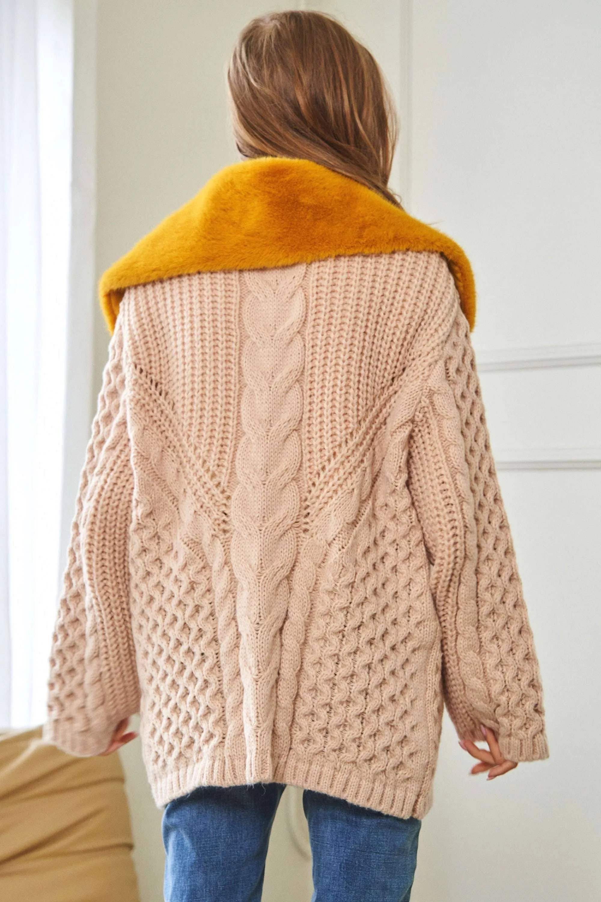 Jones Vintage Contrast Collar Cardigan (2 color options)