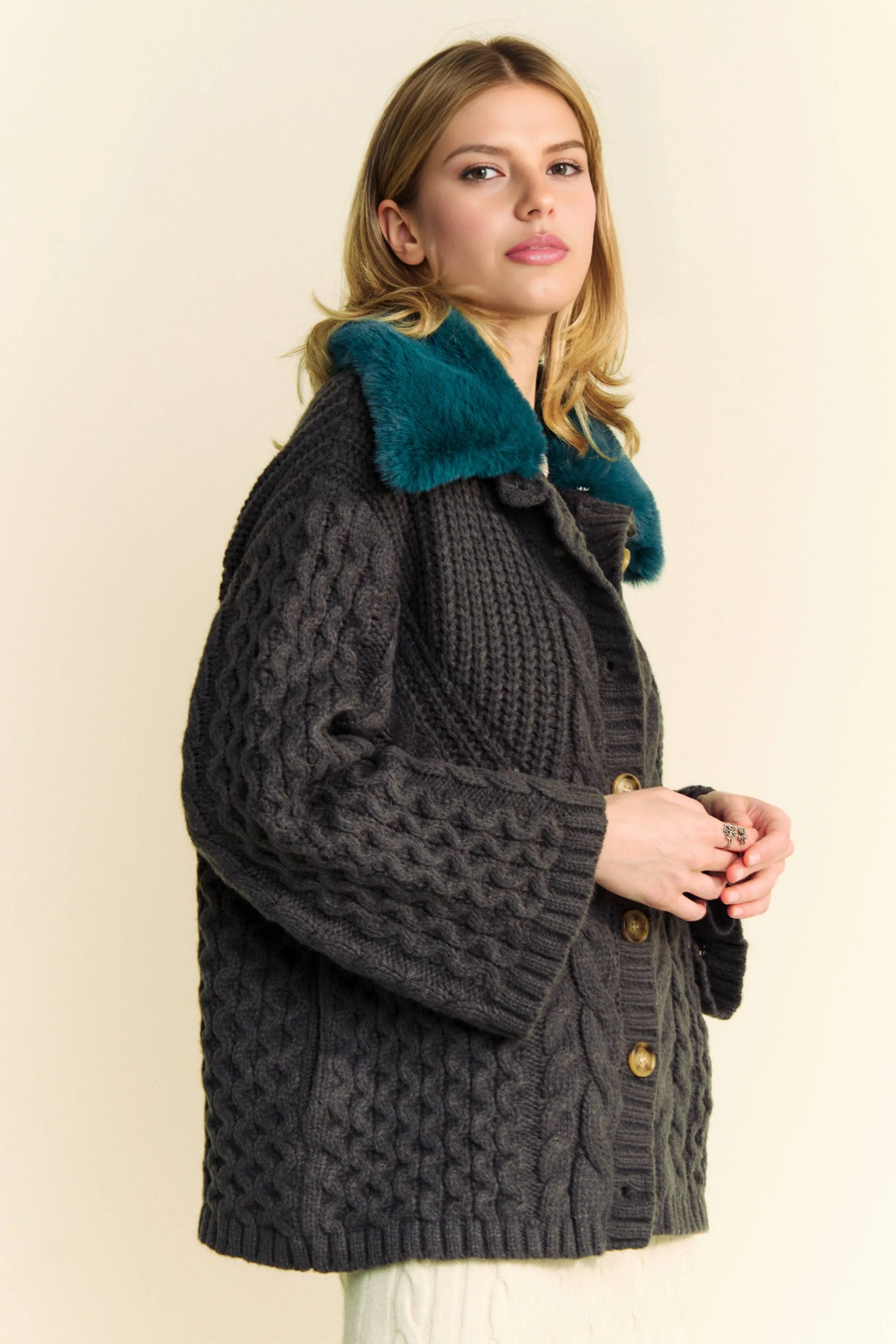 Jones Vintage Contrast Collar Cardigan (2 color options)