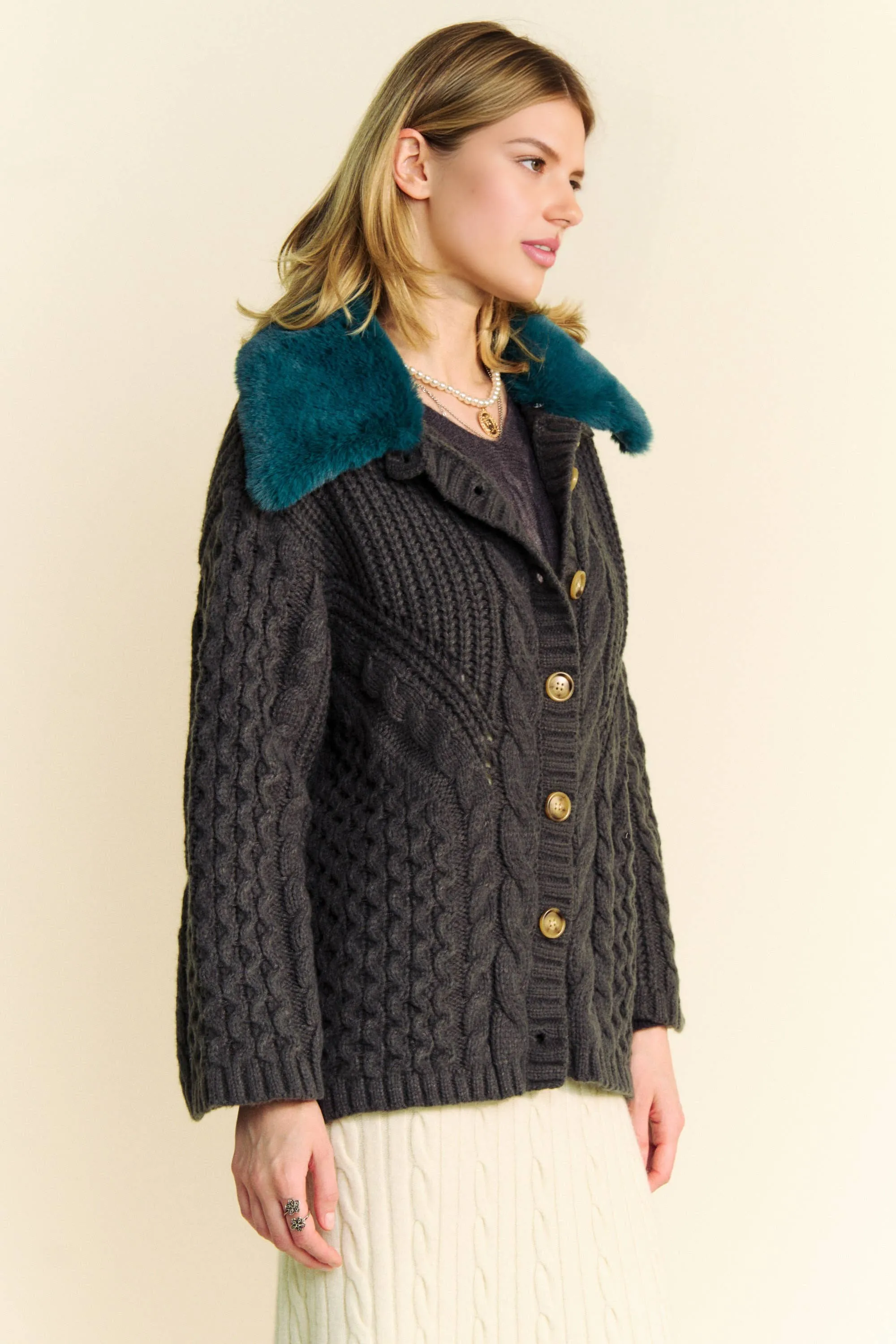 Jones Vintage Contrast Collar Cardigan (2 color options)