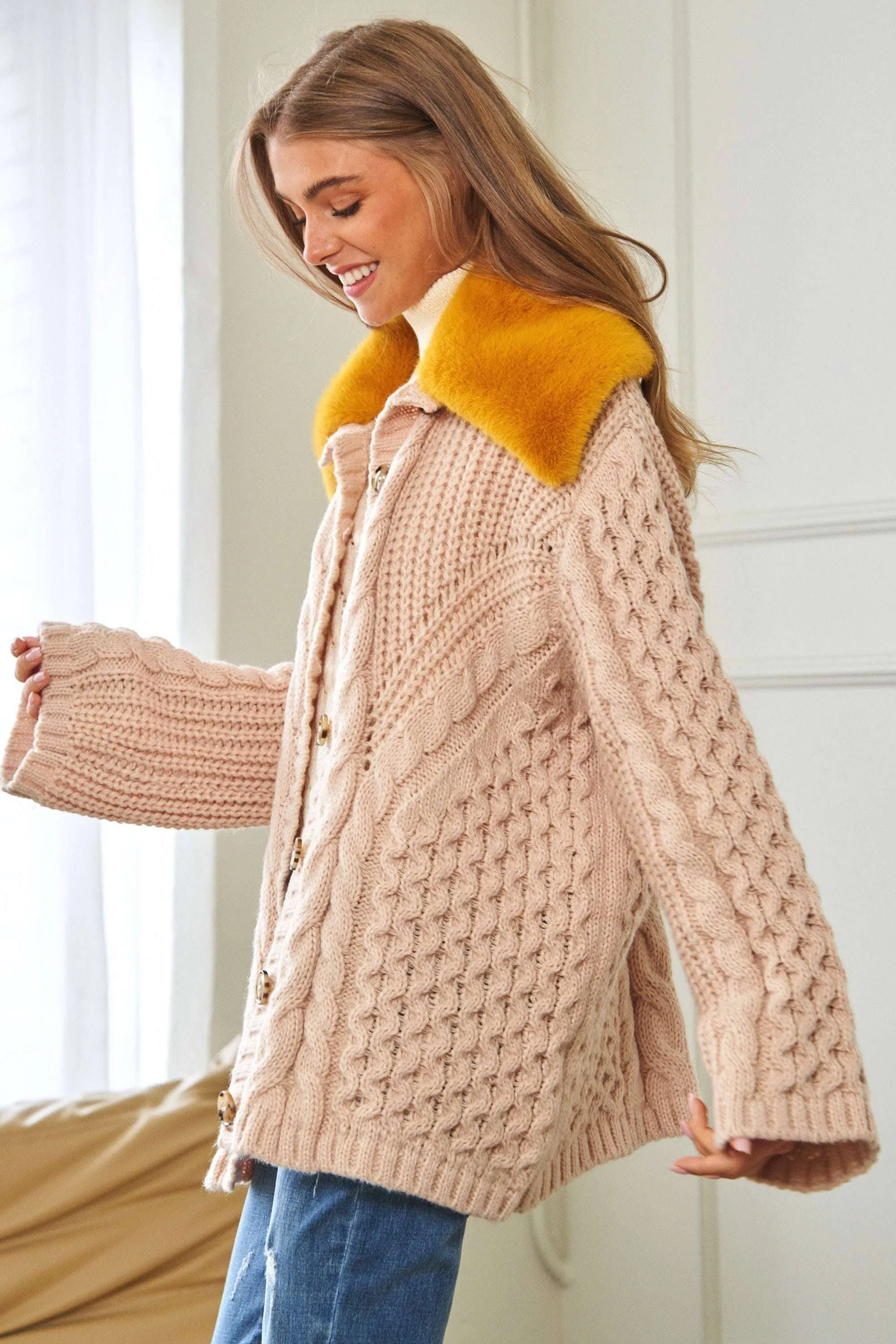 Jones Vintage Contrast Collar Cardigan (2 color options)