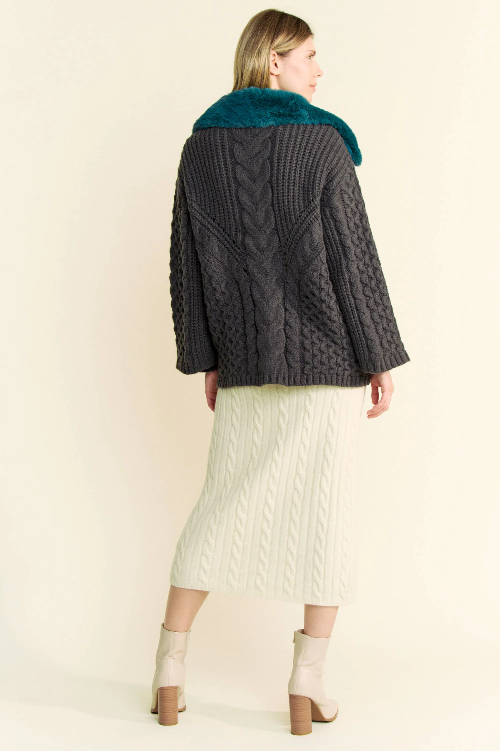 Jones Vintage Contrast Collar Cardigan (2 color options)