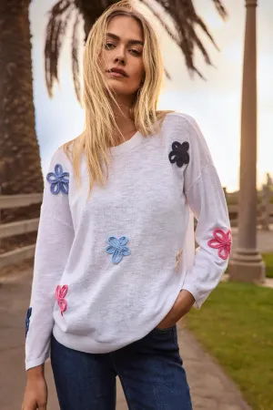 WHITE FLORAL SOUTACHET TOP